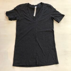 Lululemon women’s dark grey V-neck